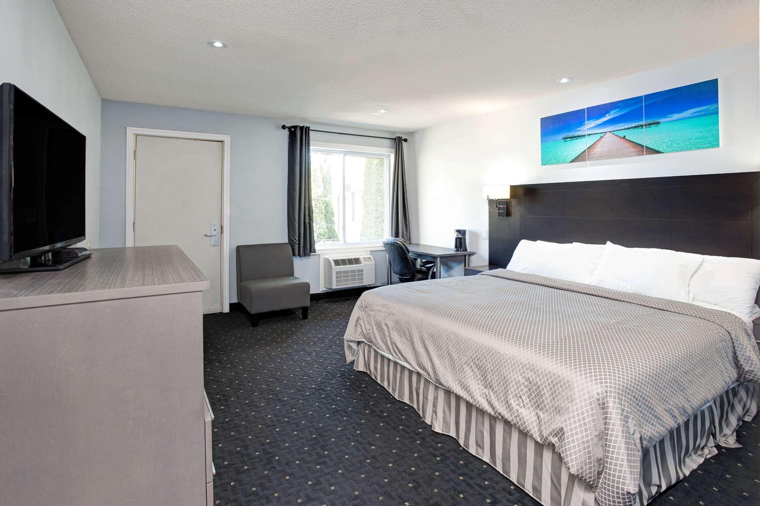 Howard Johnson By Wyndham Gananoque Exterior foto