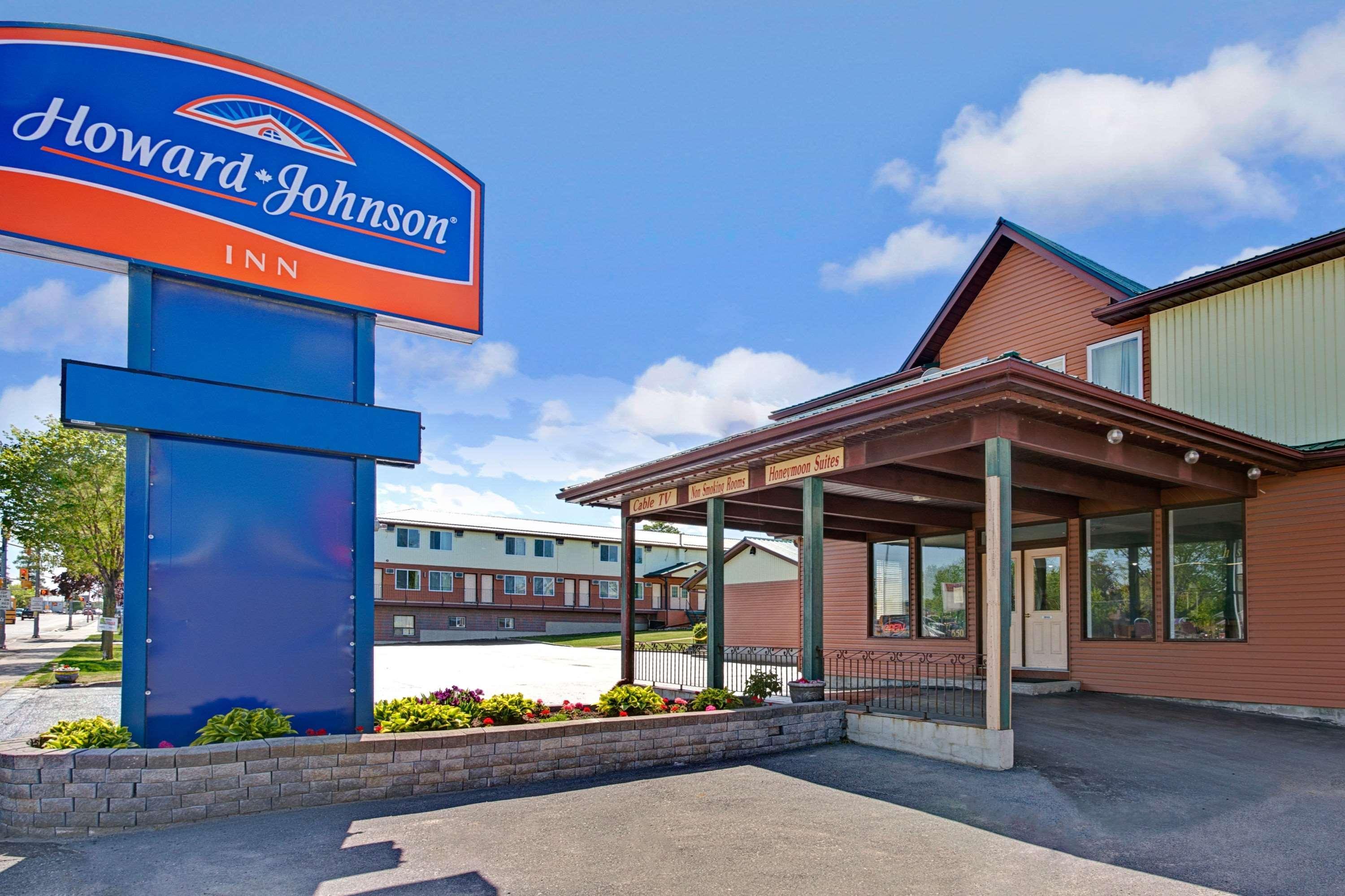 Howard Johnson By Wyndham Gananoque Exterior foto