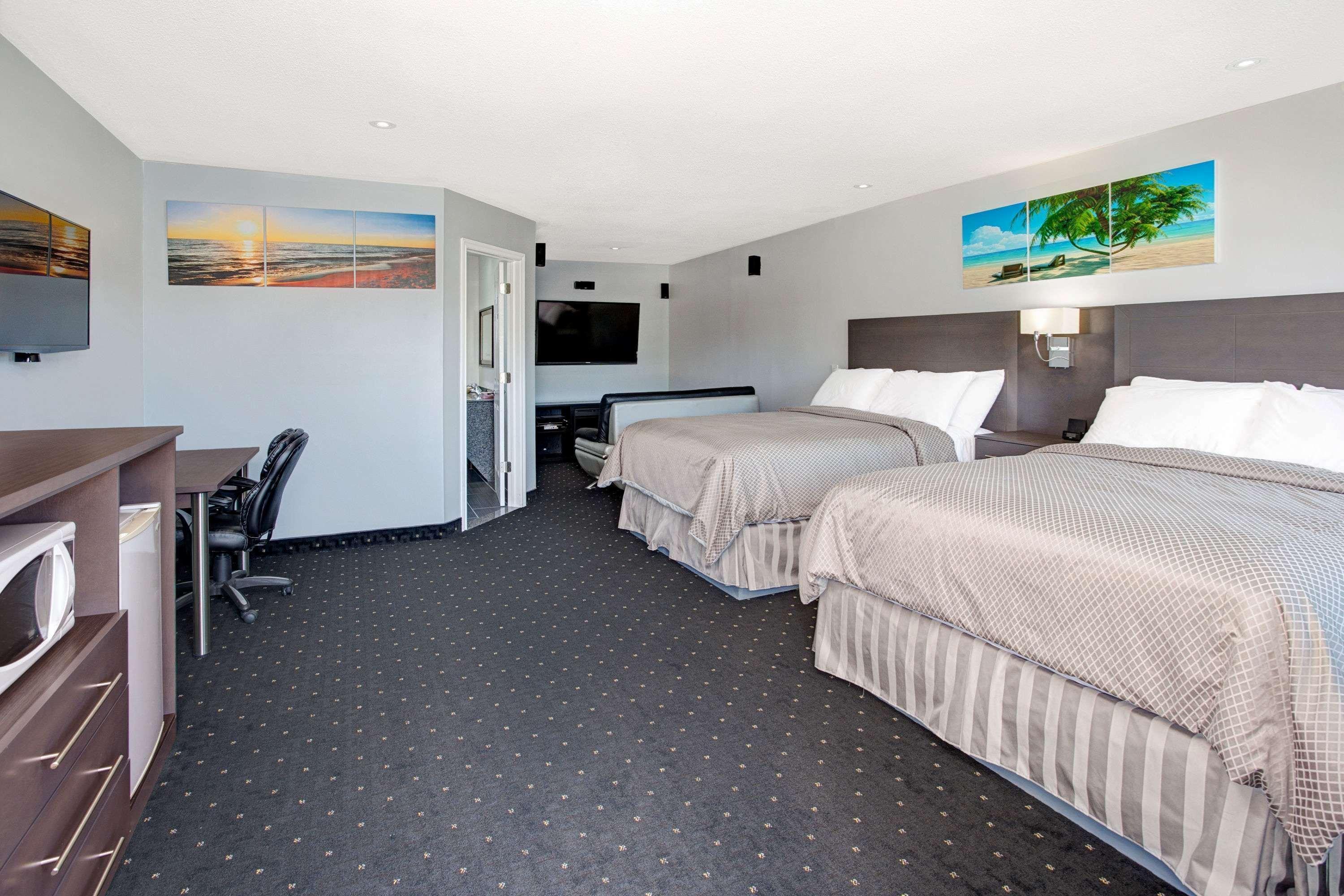 Howard Johnson By Wyndham Gananoque Exterior foto
