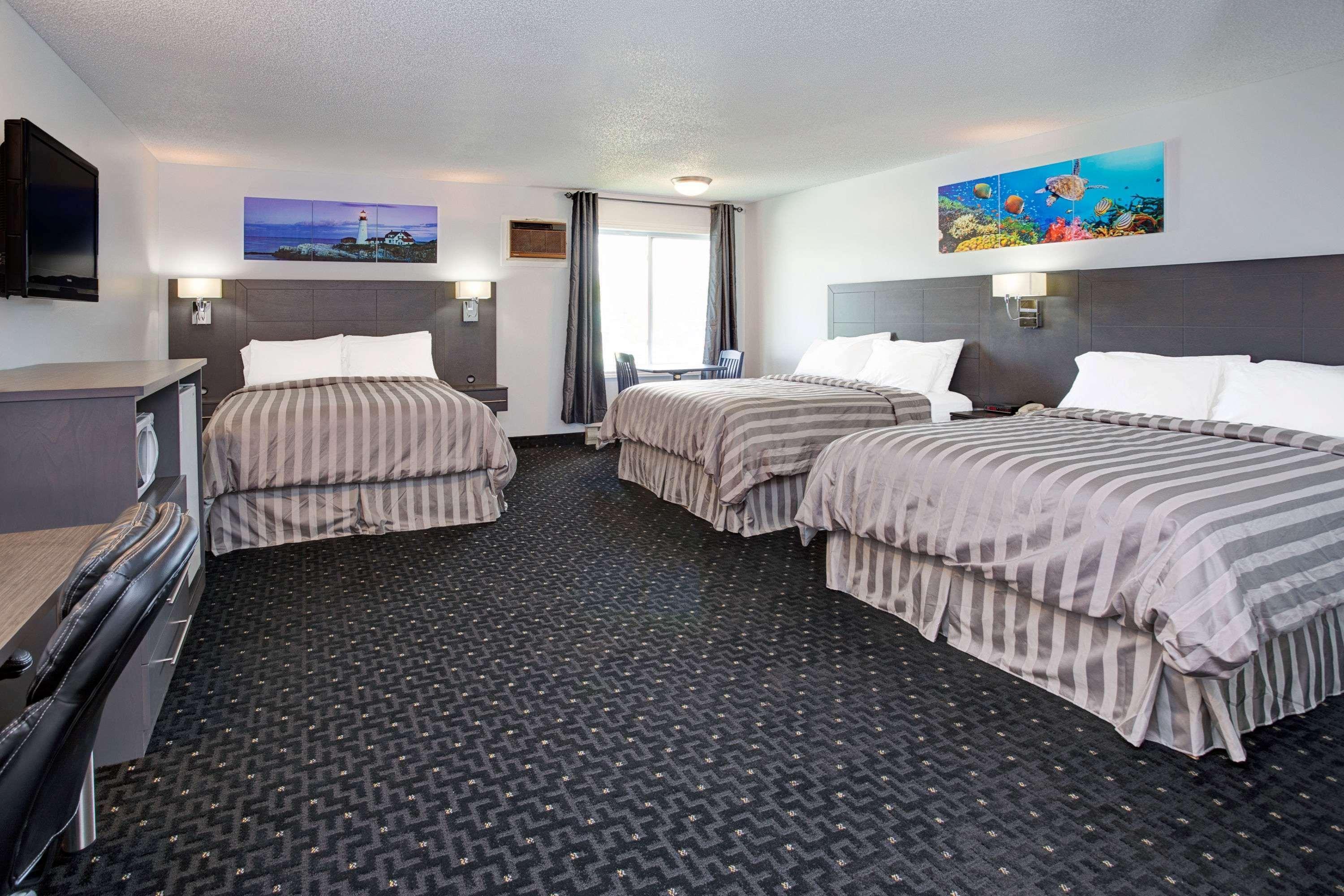Howard Johnson By Wyndham Gananoque Exterior foto