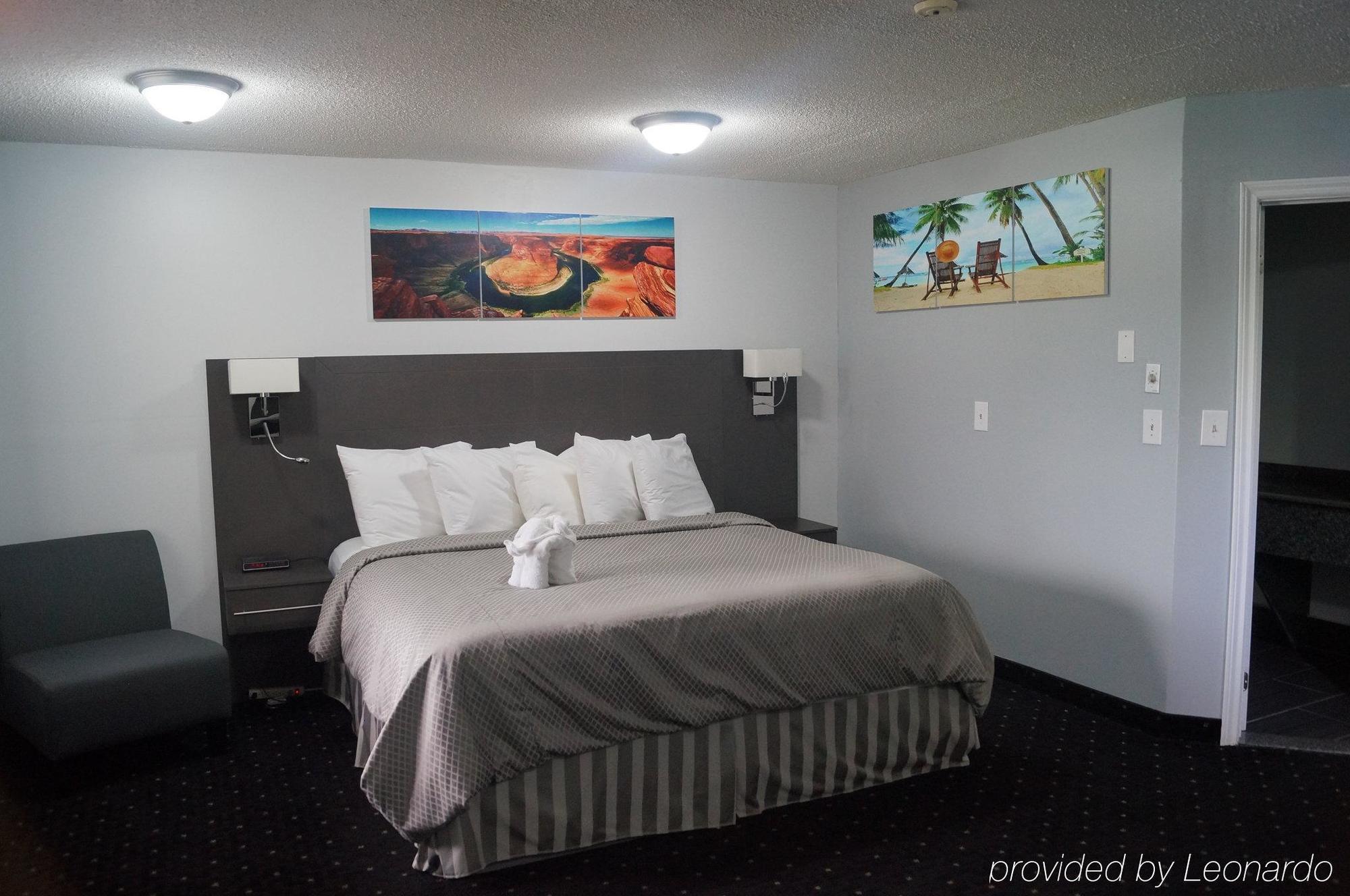 Howard Johnson By Wyndham Gananoque Exterior foto