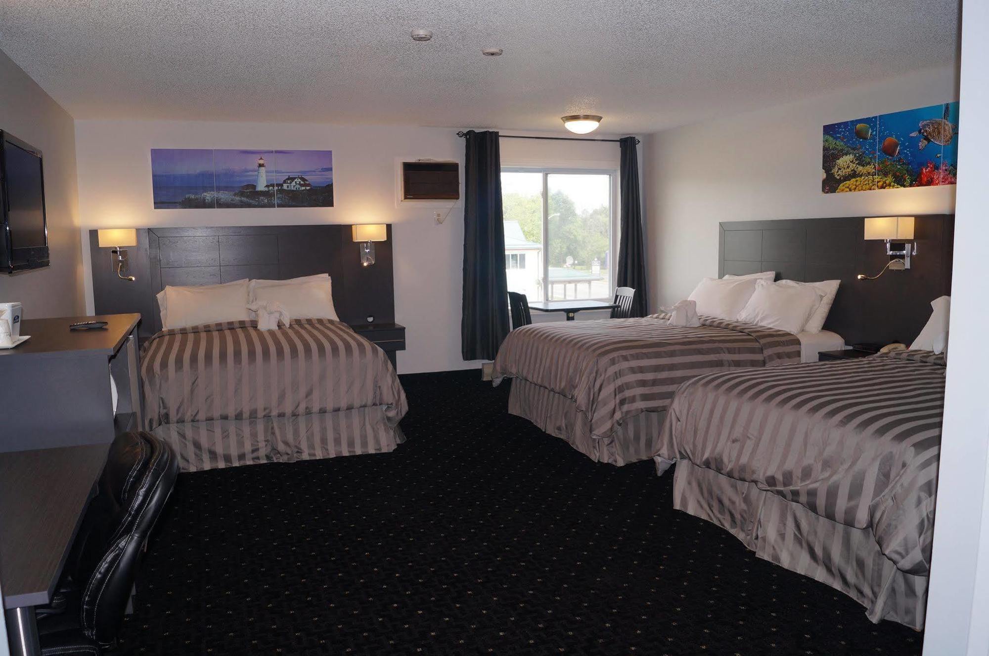 Howard Johnson By Wyndham Gananoque Exterior foto