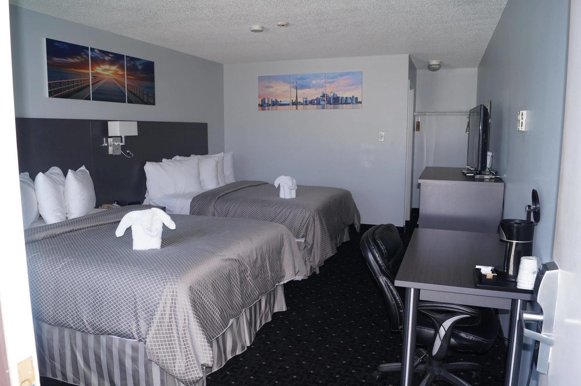 Howard Johnson By Wyndham Gananoque Exterior foto